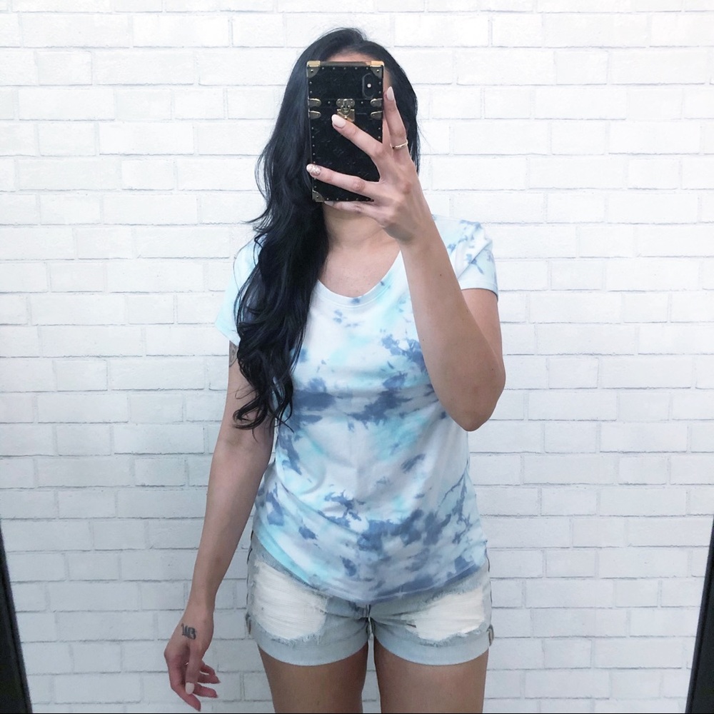 NWOT- TIE DYE Blue and White Short Sleeve Shirt - Picture 7 of 7